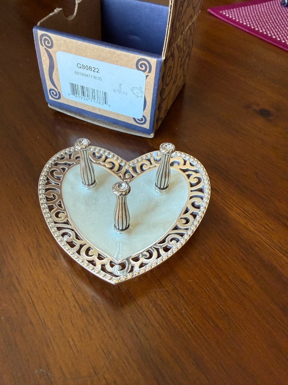 Brighton Lacie Daisy Heart-Shaped Jewelry Holder in Silver and Cream - Picture 2 of 5